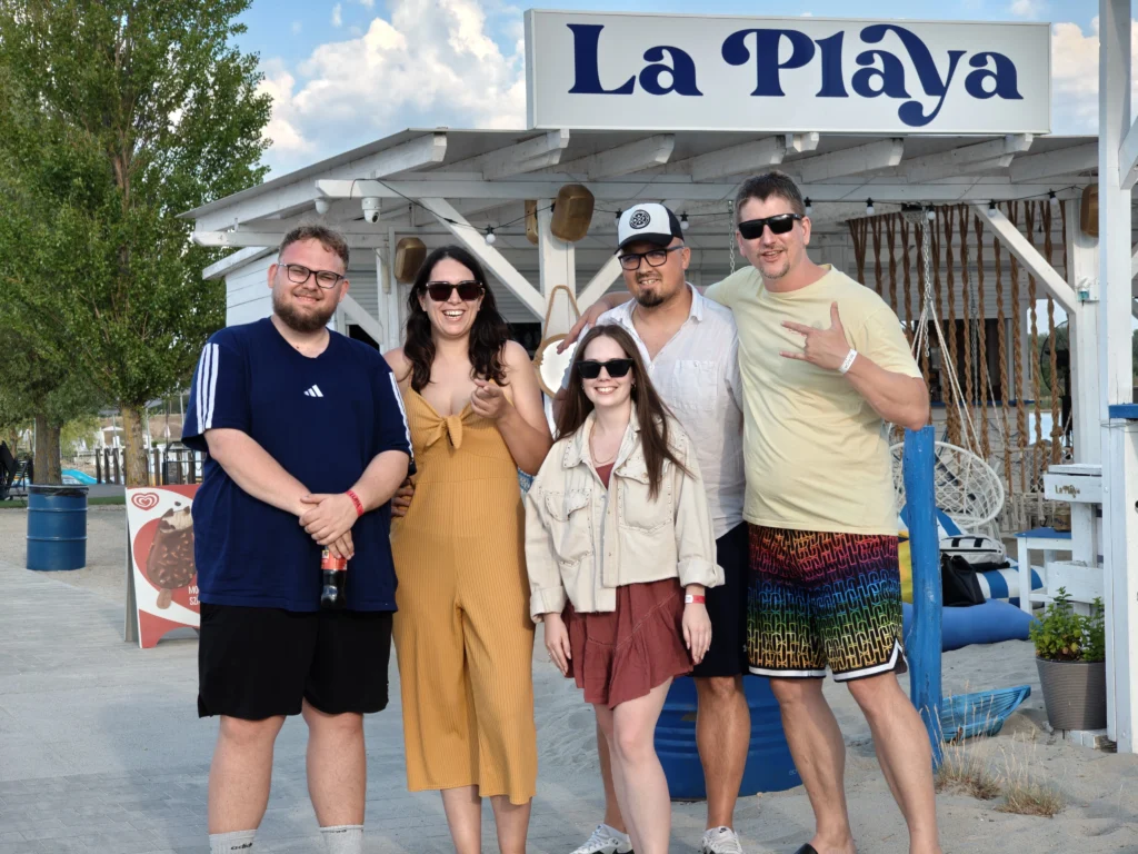 csapatépítés Adsrock la playa